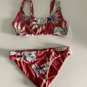 Roxy floral bathing suit size medium